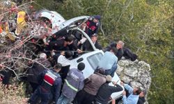 Çağlayancerit’te araç yoldan çıktı: 1 yaralı