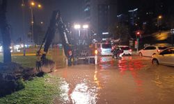 Büyükşehir ekipleri gece boyunca sahadaydı