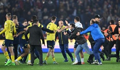 Bakan Yerlikaya Duyurdu: Fenerbahçe-Trabzonspor Maçı Sonrası 12 Kişi Gözaltına Alındı!