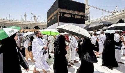 Aşırı Sıcaklar Hac Yolculuğunu Vurdu! Hayatını Kaybedenlerin Sayısı Bini Aştı