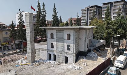 Depremde Hasar Alarak Yıkılan Fatma Gölcü Camii, Hızla Yükseliyor