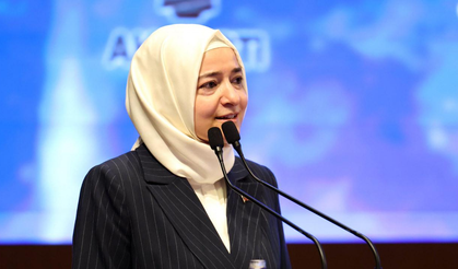 Fatma Betül Sayan Kaya görevlerinden istifa etti