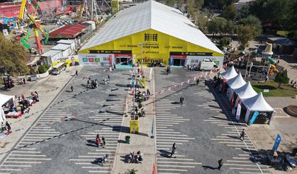 Kahramanmaraş Kitap Fuarı’na öğrencilerden yoğun ilgi