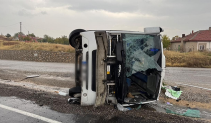 Kırıkkale’de midibüs devrildi: 14 işçi yaralandı