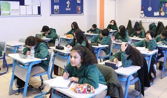 Deprem Bölgesindeki Özel Okullarda 23 Bin 104 Öğrenciye Eğitim Desteği Verildi