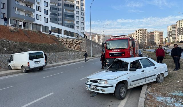 Kahramanmaraş’ta Trafik Kazası: 2 Kişi Yaralandı