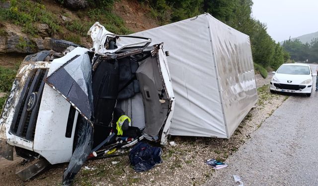 Kahramanmaraş'ta Kamyonet Devrildi: 1 Yaralı
