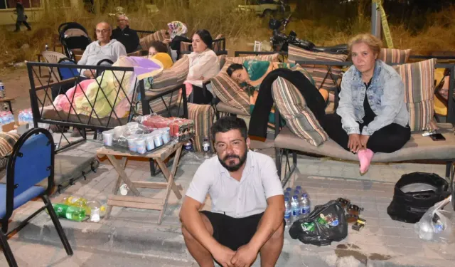 Balıkesir'de vatandaşlar geceyi sokakta geçirdi