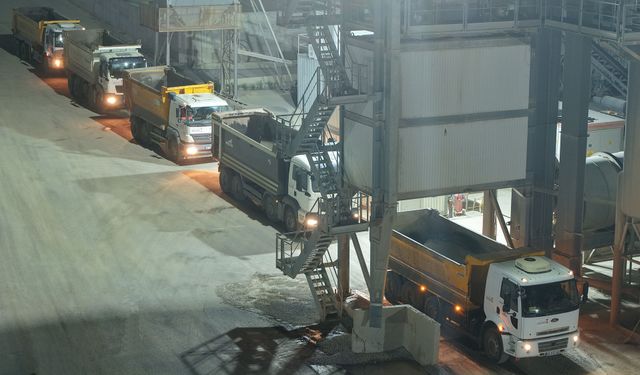 Büyükşehir’in Asfalt Tesisi Yılda 400 Bin Ton Üretiyor