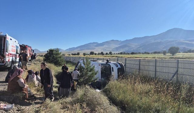 Kahramanmaraş'ta tarım işçilerini taşıyan araç devrildi: 19 yaralı