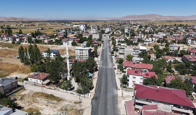 Büyükşehir’den Elbistan’ın ulaşımına güç katacak asfalt yatırımı