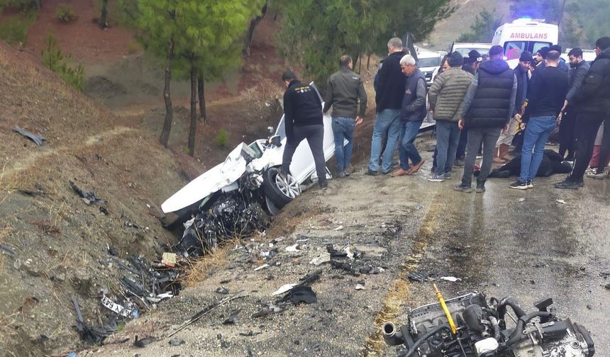 Kahramanmaraş'ta Otomobille Ticari Araç Çapıştı: 8 Yaralı
