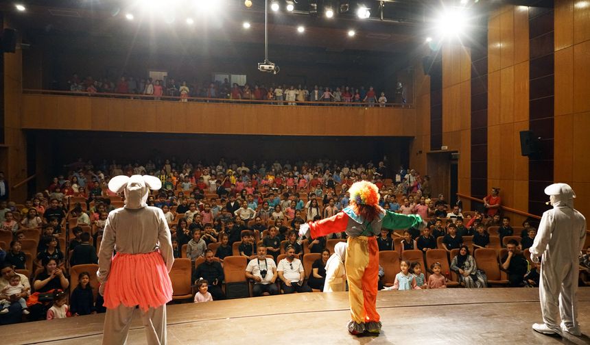 Kahramanmaraş'ta “Sam ile Julia” Çocuklarla Buluştu