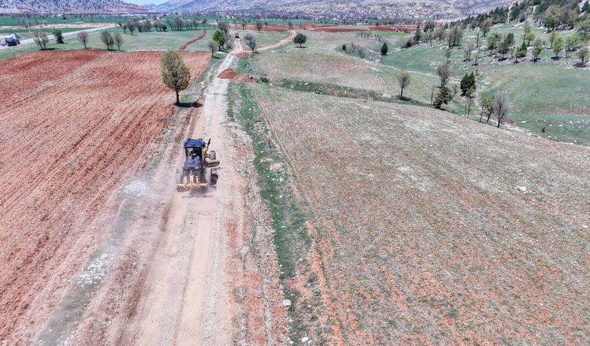 Nurhak’taki Yeni Köy Evlerinin Ulaşımını İyileştiriliyor