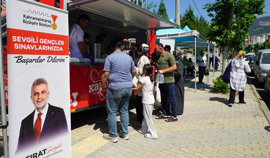 Kahramanmaraş'ta LGS Öğrencileri ve Velilerine İkram