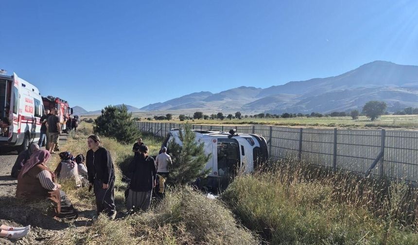 Kahramanmaraş'ta tarım işçilerini taşıyan araç devrildi: 19 yaralı