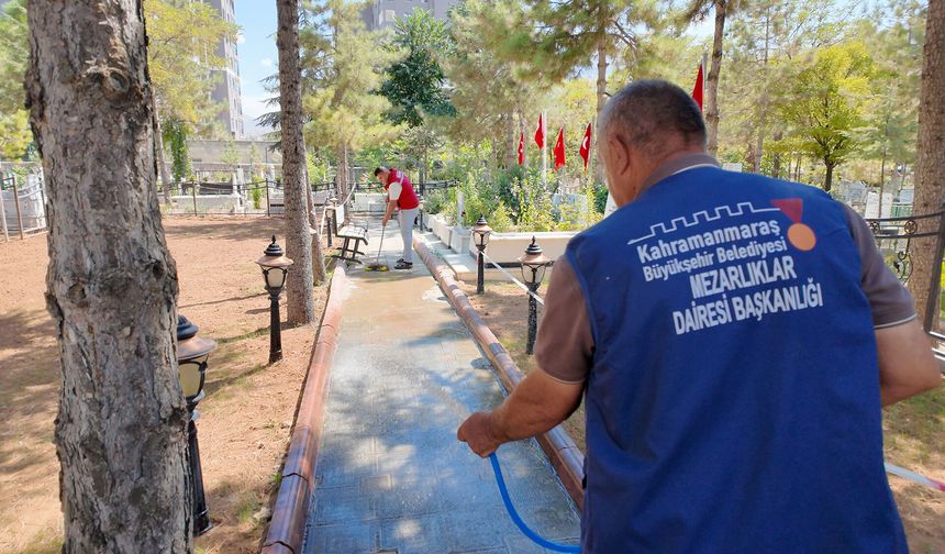 Büyükşehir'den Elbistan'daki Mezarlıklara Titiz Bakım