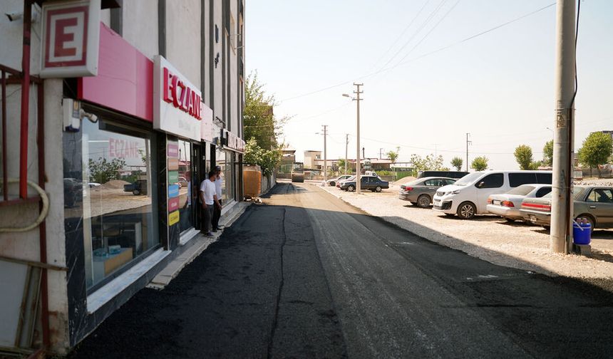 Büyükşehir, Ballıca’nın yollarını sıcak asfaltla yeniliyor