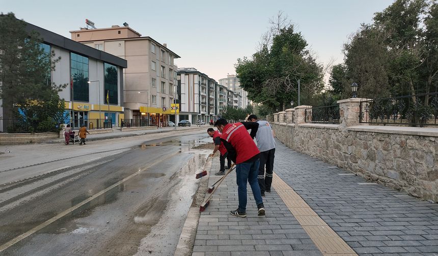 Elbistan Pınarbaşı Caddesi tertemiz oldu