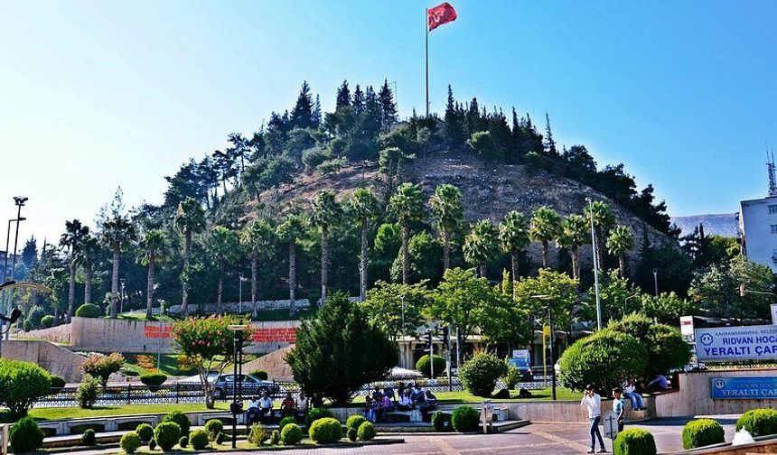 Tarihi Maraş Kalesi yarın açılıyor