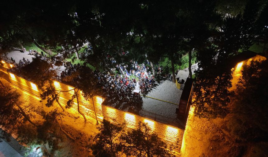 Kahramanmaraş Kalesi’nde nostalji gecesi: Neşeli Günler