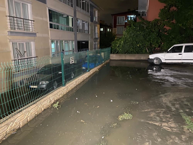 Ankara Sular Altinda Yollar Gole Dondu Evleri 18910554 6863 M