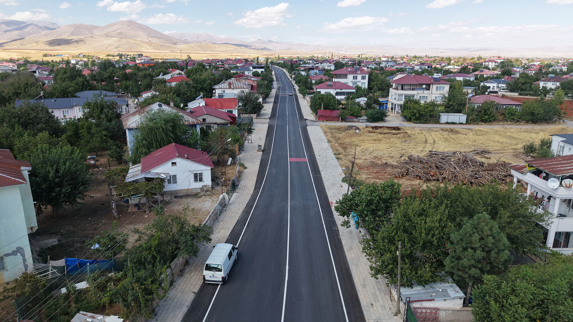 Büyükşehir’den Afşin’de 3 mahalleye ulaşım yatırımı