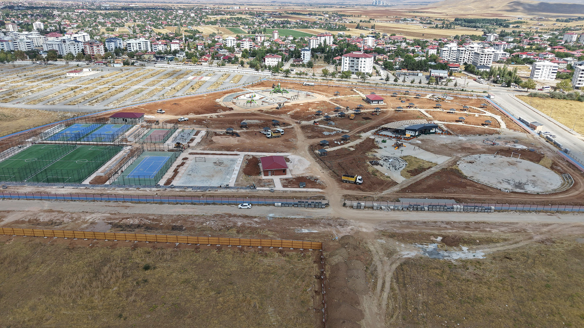 Afşin Millet Bahçesi yeni yaşam merkezine dönüşüyor