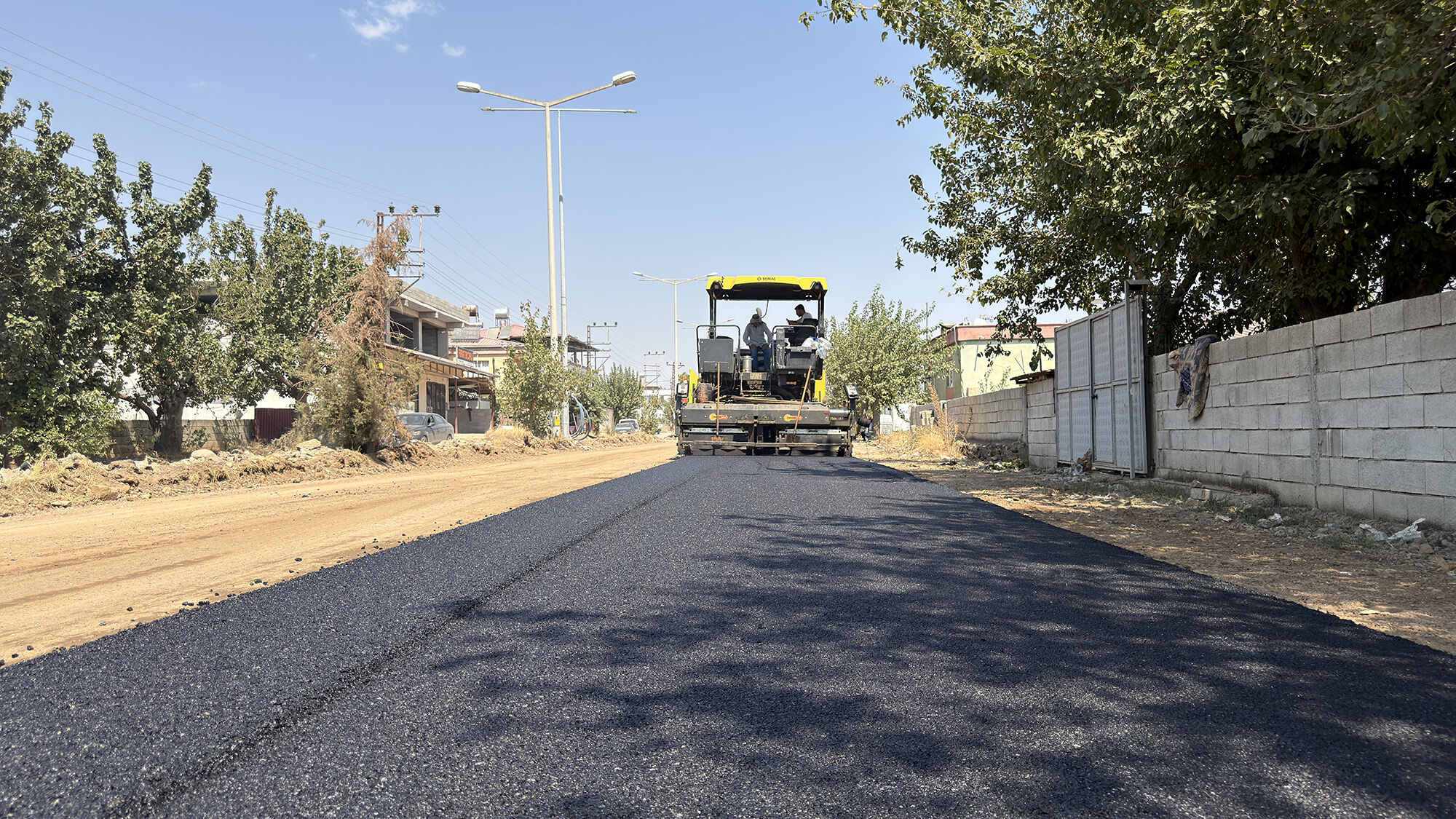 Büyükşehir’in asfalt mesaisi 5 ilçede sürecek